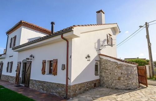 San Pedro de la Ribera Cottage | Rural apartment Casona de Llanorrozo for 6 people