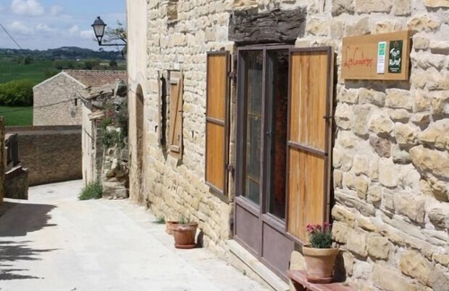 Les Piles Cottage | Rural apartment Les Cavallerisses for 4 people with jacuzzi