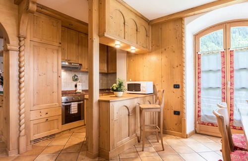Almazzago Apartment | Rural Apartment "Maso Margherita - Cort" with Garden and Wi-Fi