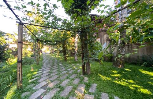 Taro House | Rural Atmosphere at Bali Coconut House in Delodsema Village