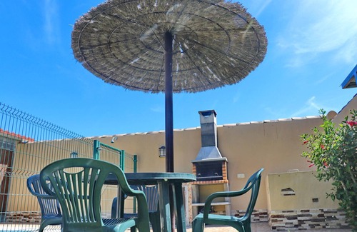 Barrio Nuevo House | Rural bungalow with garden and pool