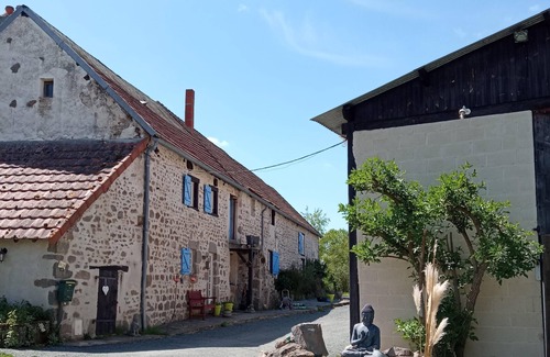Parsac House | rural cottage with garden overlooking the swimming pond