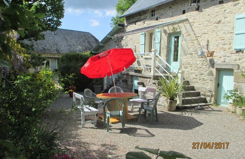 Beynat Cottage | Rural cottage Pura Vida 3 ears, for lovers of nature and animals!