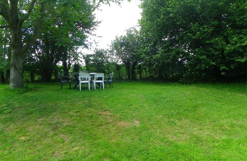 Vivoin Cottage | Rural cottage with garden in the countryside