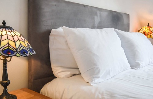 Pill House | Rural Family Home, 5 Minutes From Clifton Village