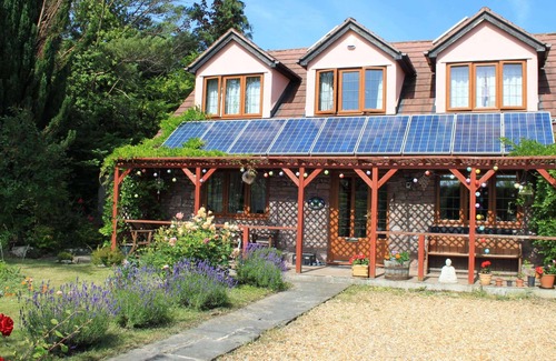 Pill House | Rural Family Home, 5 Minutes From Clifton Village