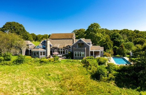 Vineyard Haven House | Rural Farm Location close to Town