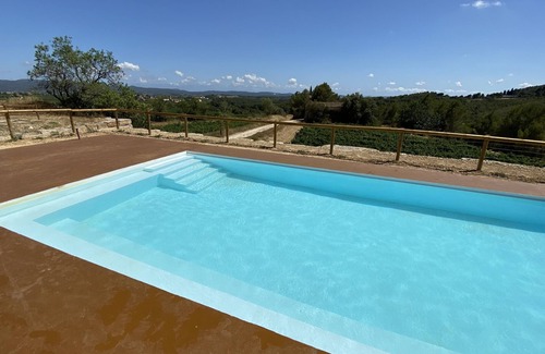 Castellvi de la Marca Cottage | Rural getaway in the middle of the vineyards and relaxation in a dream swimming pool