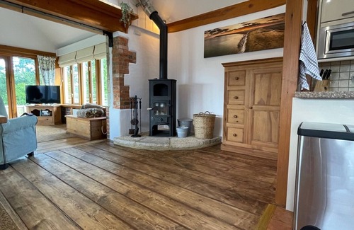 Sandown Cottage | Rural getaway ideal for walking & cycling, golf & beaches nearby