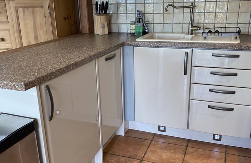 Sandown Cottage | Rural getaway ideal for walking & cycling, golf & beaches nearby