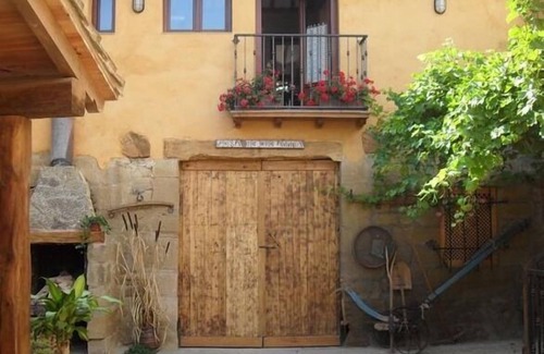 Cuzcurrita de Rio Tiron Cottage | "Rural House in La Rioja for 7 People - La Viña 2 with Games and Barbecue"