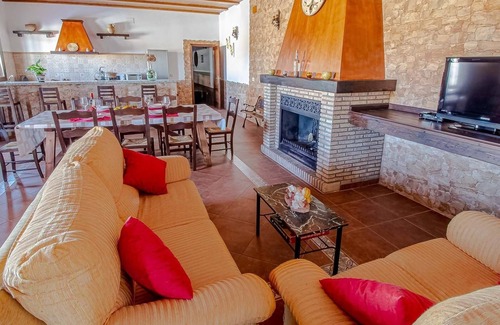 La Lantejuela House | Rural Holiday Home 'Villa Paquita' with Pool, Garden, Terrace & Wi-Fi