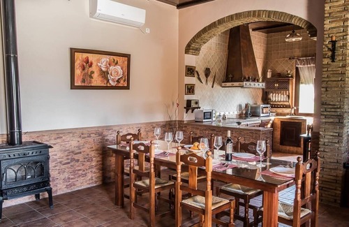 La Lantejuela House | Rural Holiday Home 'Villa Lucrecia' with Pool & Wi-Fi