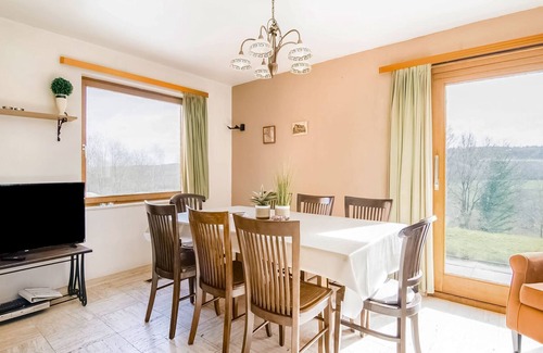 Roy House | Rural holiday home in Roy with panoramic views