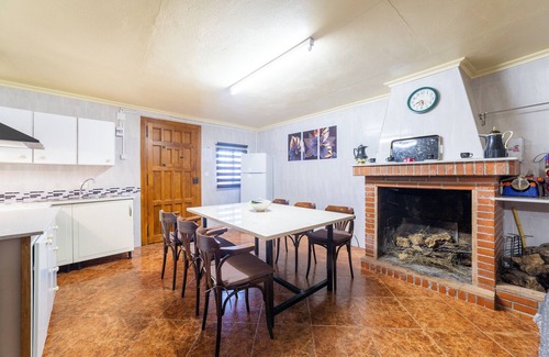 Macael House | Rural Holiday Home 'McCoy' with Mountain View and Air Conditioning