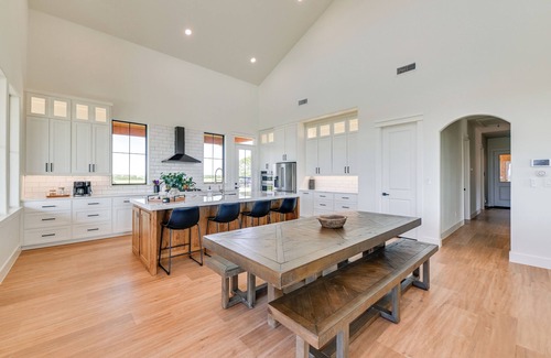 Myra House | Rural Home w/Hot Tub < 7 Mi to Winery & Golfing