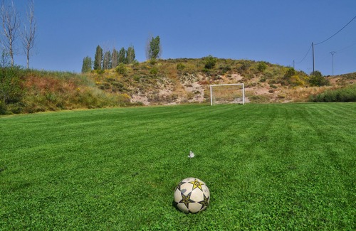 Mazuza House | Rural house El Salero I in Moratalla (Pool, soccer field and grass volleyball)