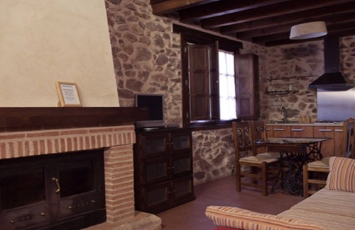 San Carlos del Valle Apartment | Rural house capacity of 2 to 16 people, house for 12 and suitable for 2/4 pax