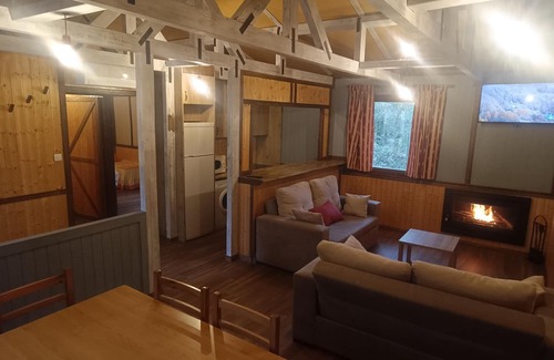 Yeste Cabin | Rural House A1 next to the Tus River with swimming pool