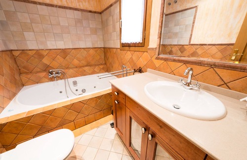 Jaca Ski Chalet | Rural house breeze of Jaca