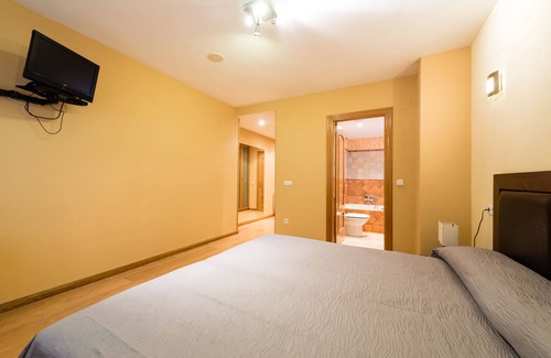 Jaca Ski Chalet | Rural house breeze of Jaca