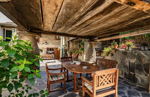 Posada de Rengos House | Rural House 'Casa Mario' with Mountain Views, Garden and Wi-Fi