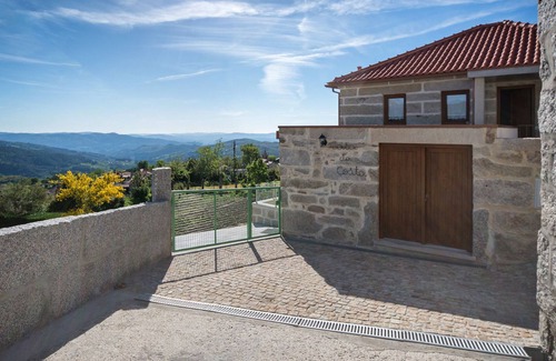 Cubalhao Ski Chalet | Rural house close to the Peneda-Gerês National Park