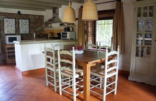Candeleda Cottage | Rural house (complete rental) Los Secaderos for 10 people
