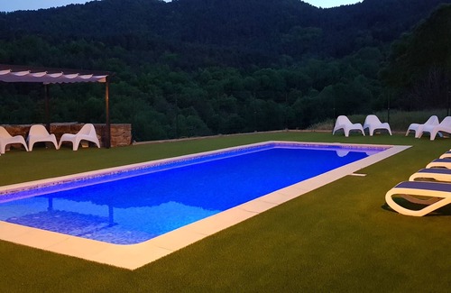 Les Llosses Cottage | Rural house for rent with private pool for 22 people 100km from Barcelona