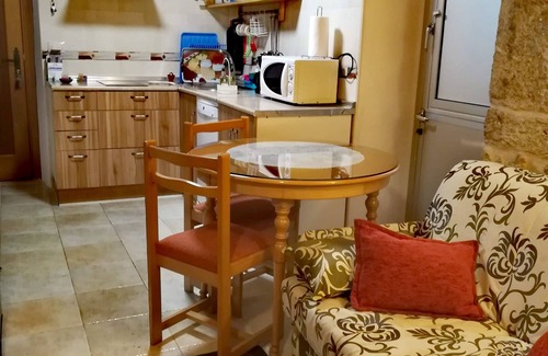 Arbo Apartment | Rural house (full rental) Paraje Do Cura for 3 people,