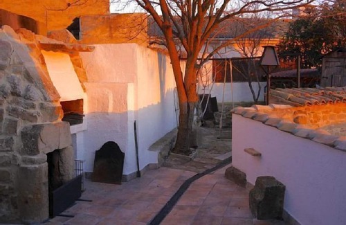 Larraga Cottage | Rural house (full rental) El Carolino for 4 people + two extra beds