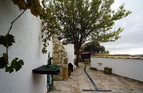 Larraga Cottage | Rural house (full rental) El Carolino for 4 people + two extra beds
