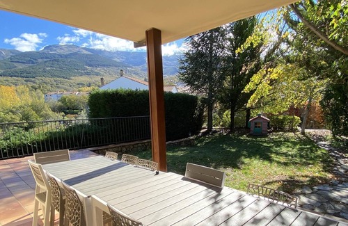 Valdesangil Cottage | Rural house in Candelario, 5 bedrooms and capacity for 12 people.