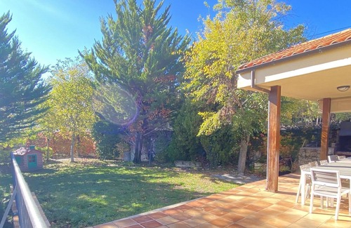 Valdesangil Cottage | Rural house in Candelario, 5 bedrooms and capacity for 12 people.