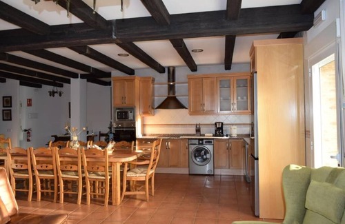 El Robledo Ski Chalet | Rural house, in the surroundings of the Cabañeros National Park (pet friendly).