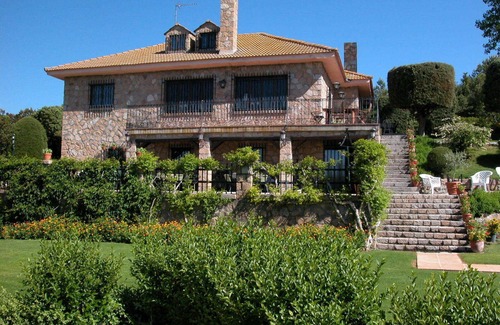 La Serrada Cottage | Rural House Las Yernas in La Serrada, a few minutes from Ávila