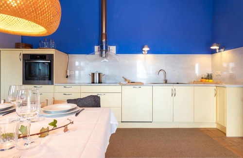 Foixa House | Rural House 'Mas Darovie' with Mountain View, Wi-Fi and Air Conditioning