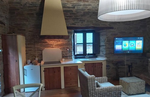 Samos House | Rural House 'O Paxar' with Mountain Views, Private Terrace and Wi-Fi