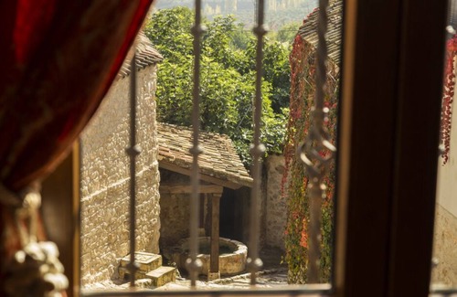 Horche House | RURAL HOUSE OF FELIPE, for 16 people and 40 minutes from Madrid