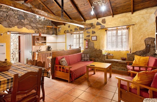 Tejeda Cottage | Rural House Pepita the flowers