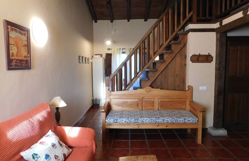 Hoyos del Espino House | rural house with mountain views