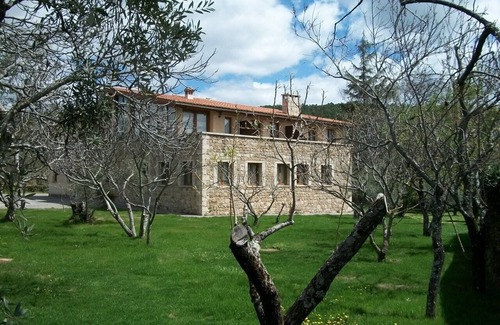 Cadalso Villa | Rural House with 10 Bedrooms in Sierra de Gata Extremadura