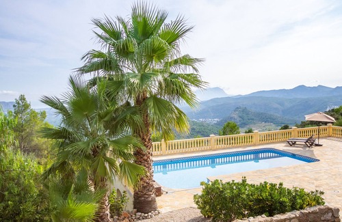 Murla Bed & Breakfast | Rural house with beautiful views, Campell room