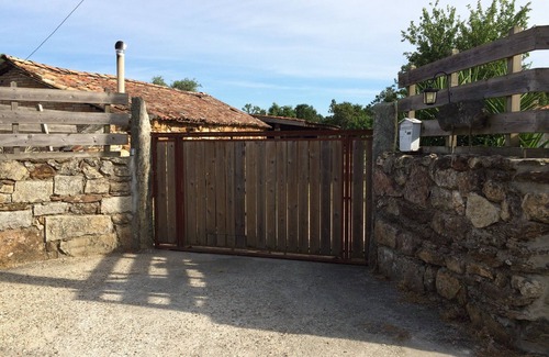 Tomino Cottage | Rural house with large enclosed farm and outdoor grill