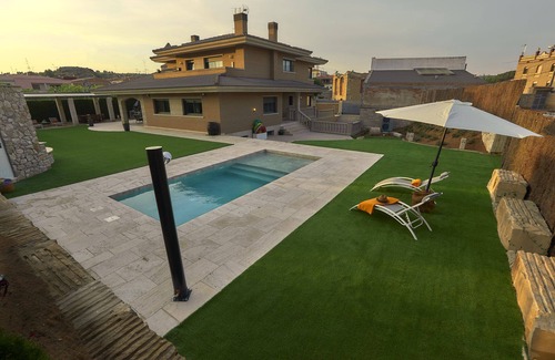 Vinaixa Villa | Rural house with Pool, Spa and Sauna. Charming accommodation, to disconnect