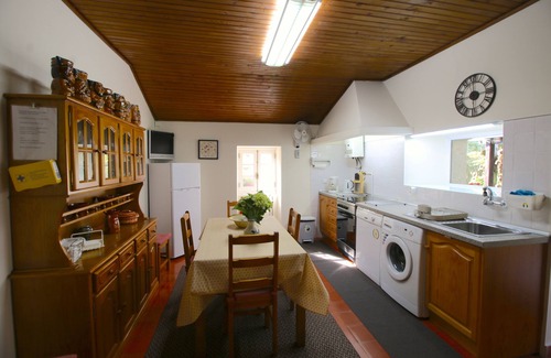 Lanhelas House | Rural house with private pool and gardens