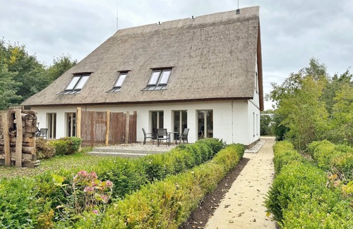 Altenkirchen House | Rural idyll in a thatched-roof house with sauna