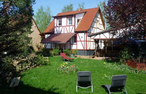 Utzberg Apartment | Rural idyll with proximity to the city of ERFURT/WEIMAR. Breakfast on request