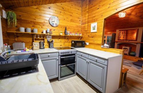 Ffestiniog Ski Chalet | Rural Log Cabin in Snowdonia near Coed y Brenin by Seren Short Stays