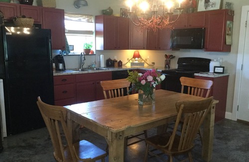 Mooresville House | Rural Missouri Gem! (NO CLEANING FEE)